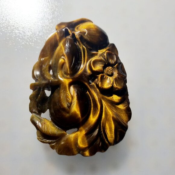 Vintage Hand-Carved Tiger’s Eye Stone • Floral Fruit Motif • Ready for Pendant S - Picture 4 of 11